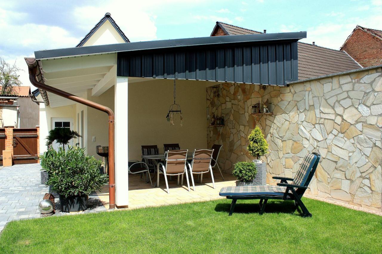 Ferienhaus Zum Gaesschen Weissenfels Luaran gambar